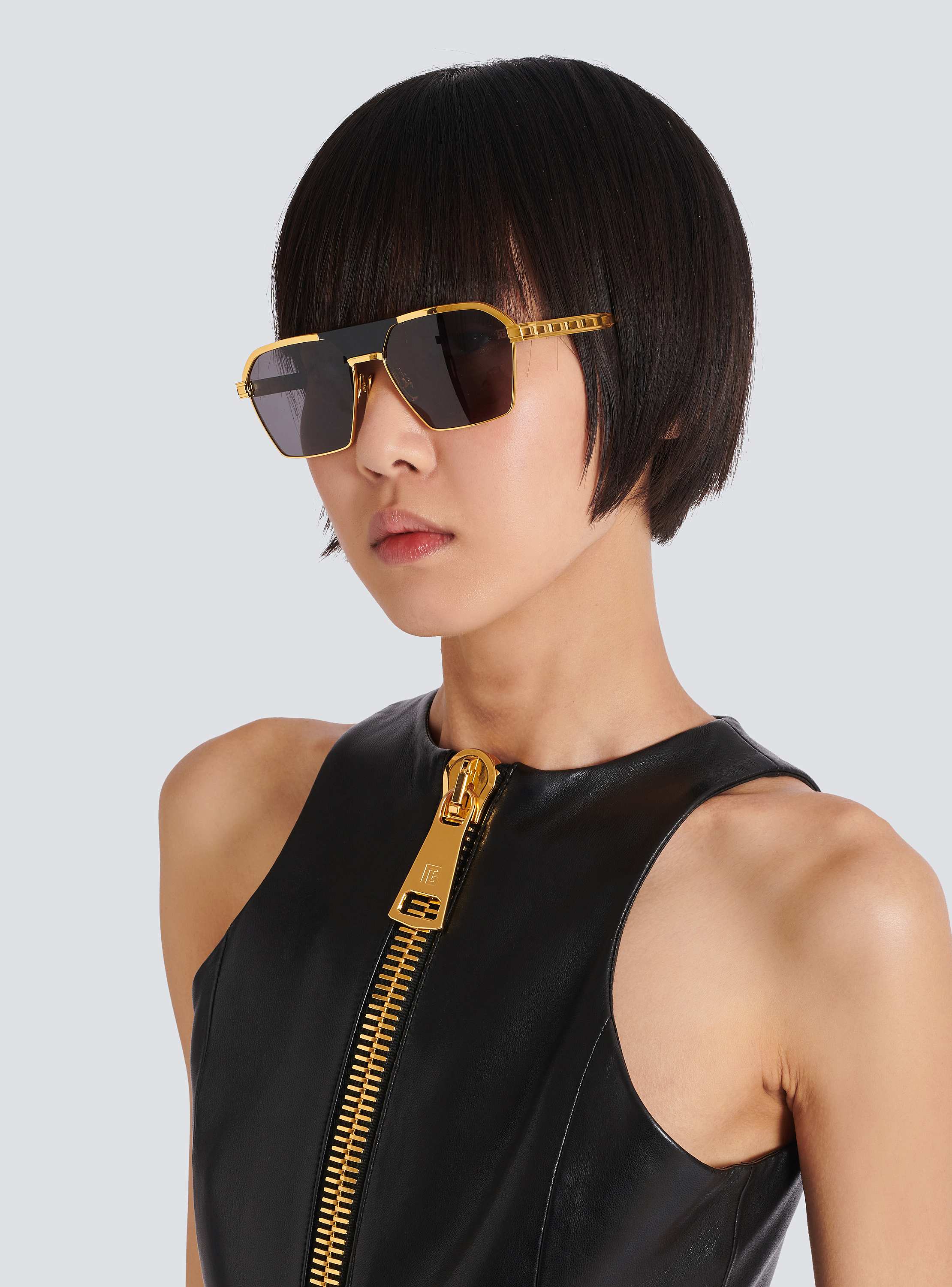 【送料&関税込】Balmain Sergeant - 12k Gold / Brown Swirl Su Sergeant Sunglasses - Women | BALMAIN